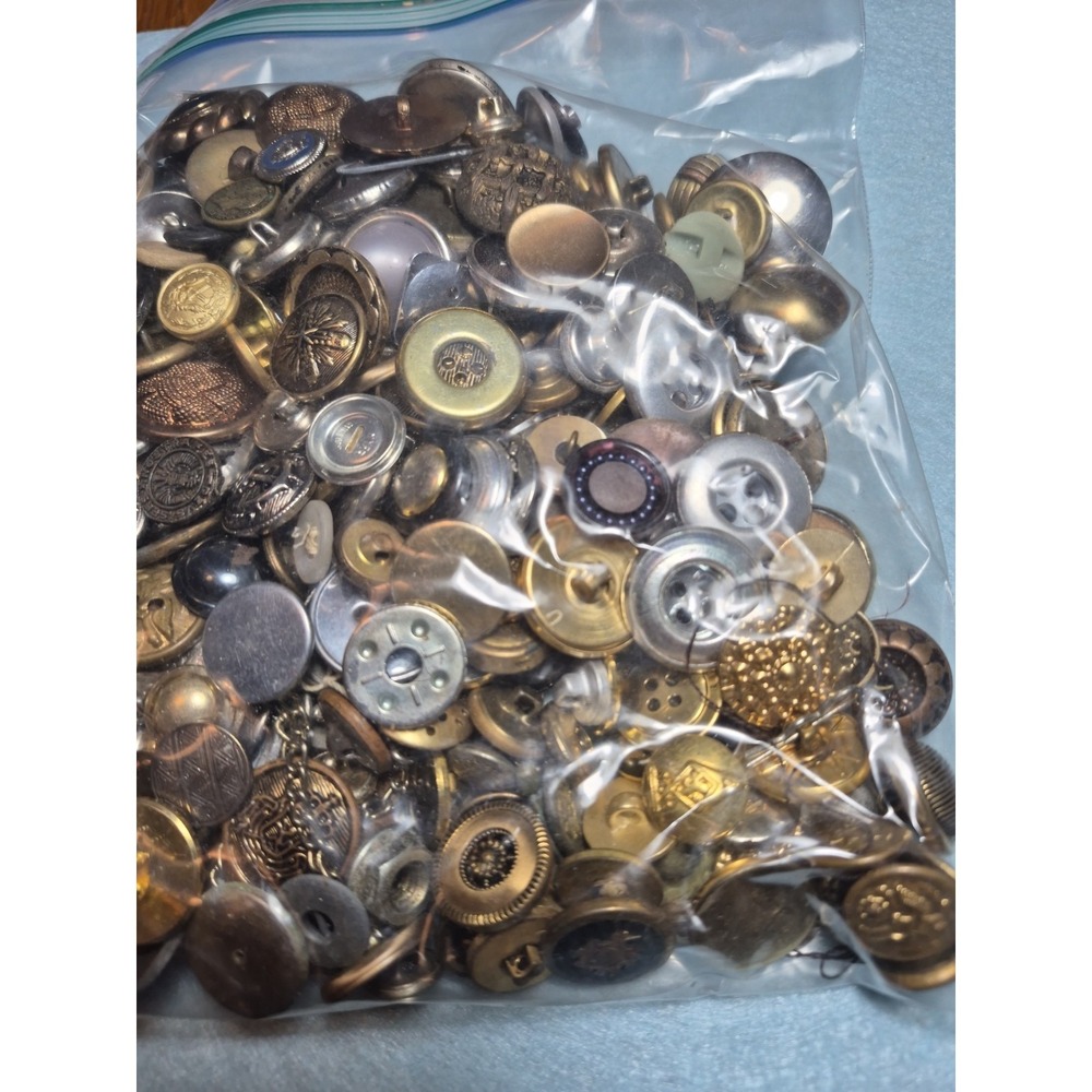 Lot # 33 Gold And Silver Tone Buttons Over 50 Vintage Buttons Crafting - Picture 6 of 9